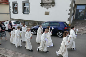 Feier der 1. Heiligen Kommunion in Sankt Crescentius (Foto: Karl-Franz Thiede)